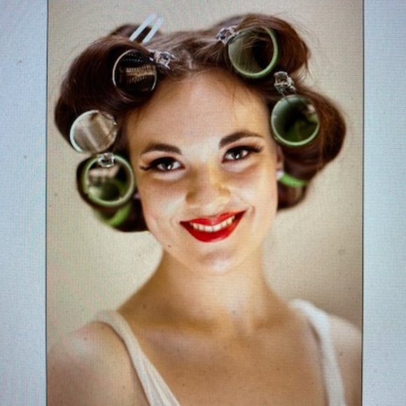 Don't let today be a waste of hair and makeup🫦 - Picture 1 of 14